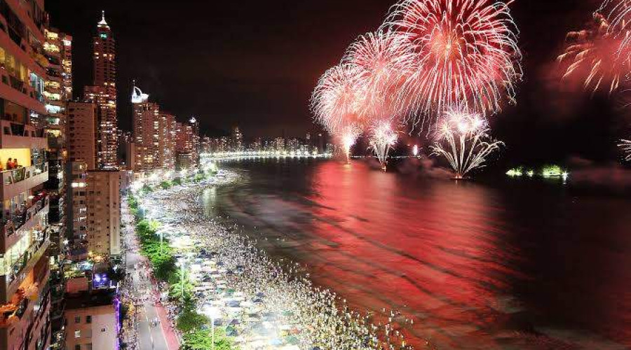 PROGRAMAÇÃO REVEILLON 2020/2021 EM BALNEÁRIO CAMBORIÚ