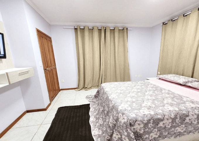 Hotel Flores - Quarto 1- Banheiro Compartilhado